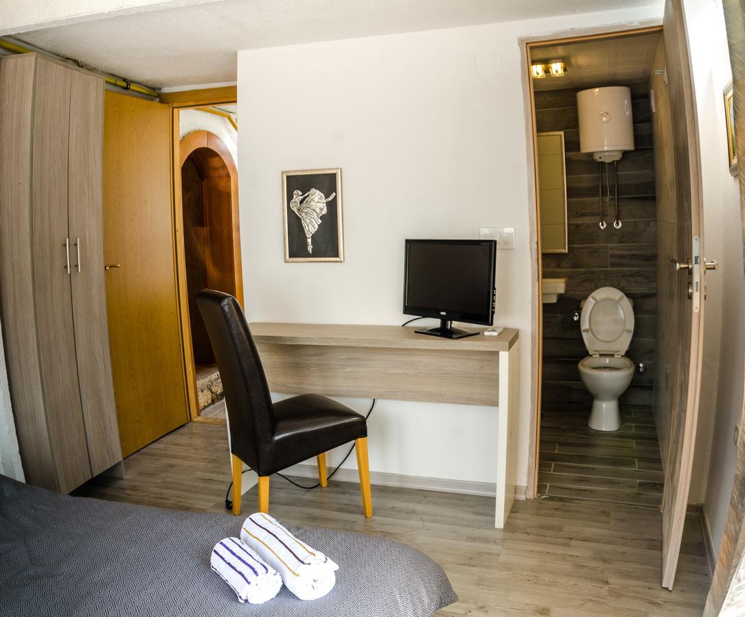 Guesthouse Unique Сараево Экстерьер фото